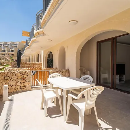 Hal Wardija In Qala, Gozo With Terrace, Pool & Bbq Lejlighed Qala