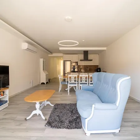 Hal Wardija In Qala, Gozo With Terrace, Pool & Bbq