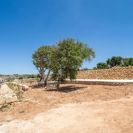 Hal Wardija In Qala, Gozo With Terrace, Pool & Bbq