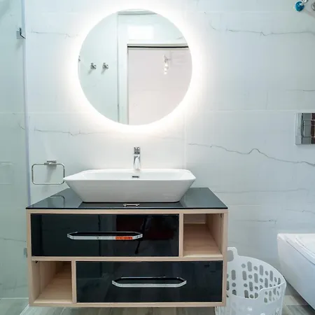 Serene With Terrace & Pool & Bbq Access,qala By 360 Estates Apartman Qala