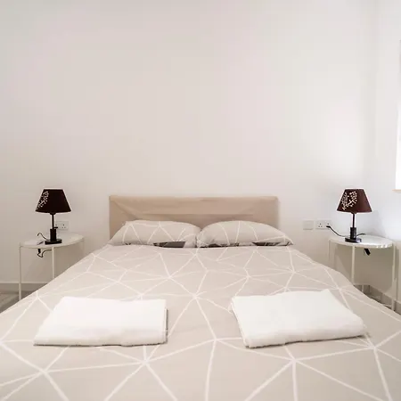 Appartamento Hal Wardija In Qala, Gozo With Terrace, Pool & Bbq *