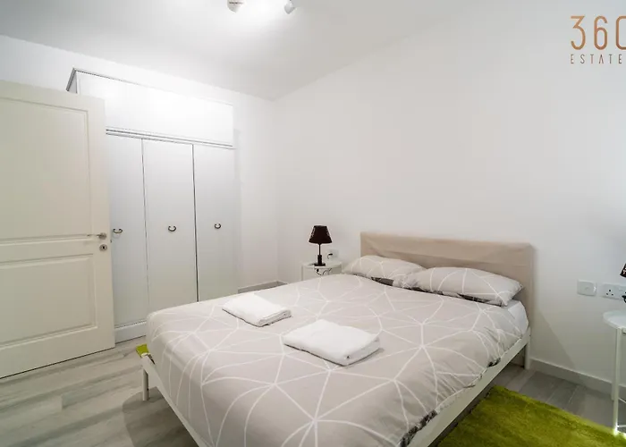 Serene With Terrace & Pool & Bbq Access,qala By 360 Estates Apartamento *