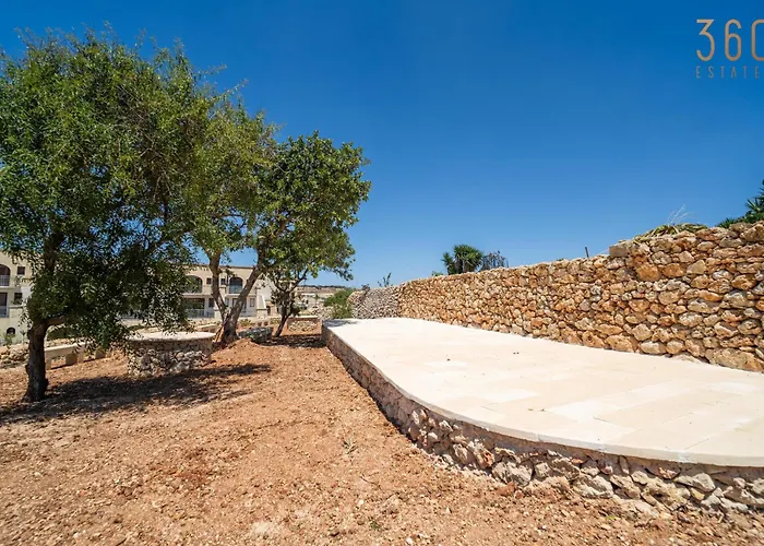 Serene With Terrace & Pool & Bbq Access,qala By 360 Estates Apartamento